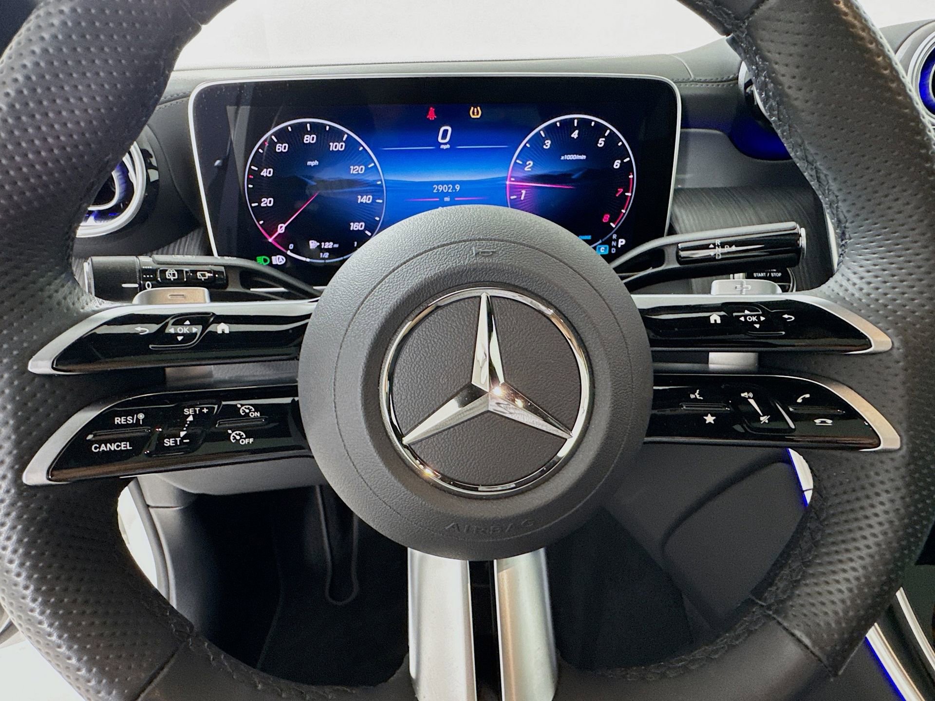 Used 2025 Mercedes-Benz GLC 300 image 12