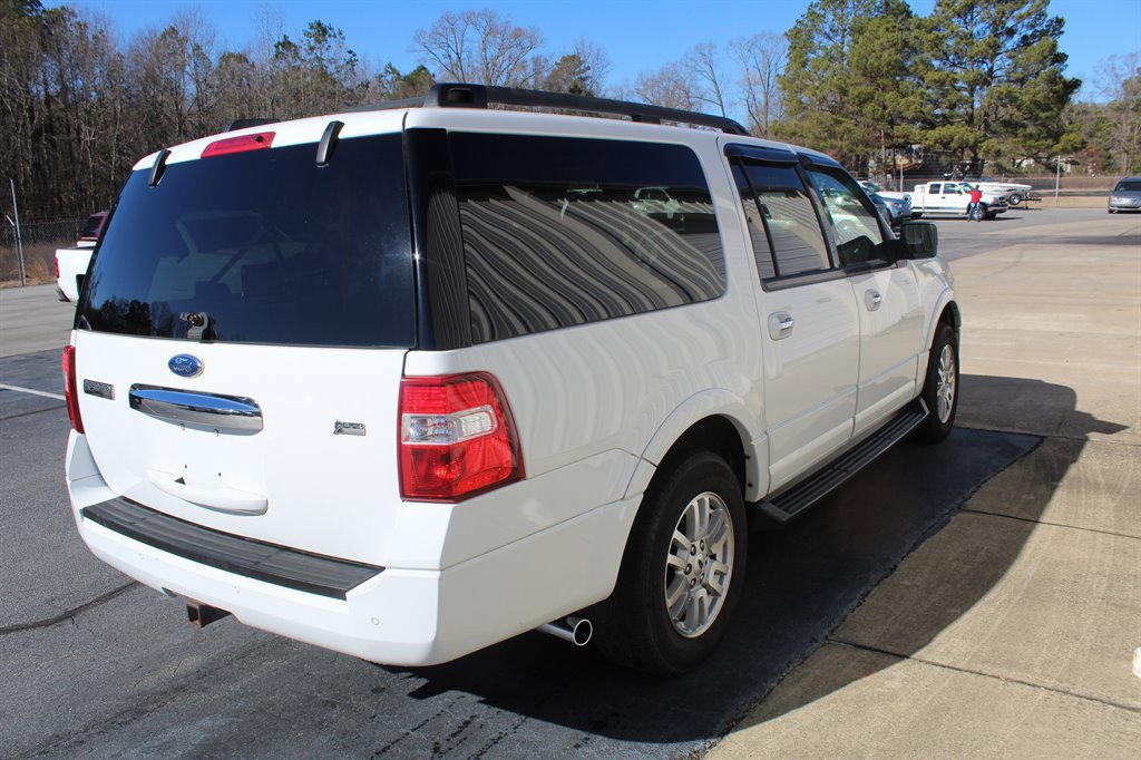 Used 2011 Ford Expedition EL XLT image 3