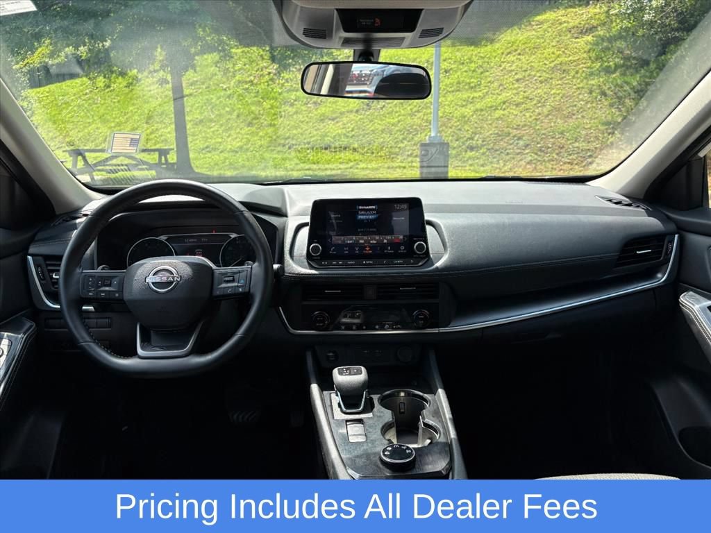Used 2025 Nissan Rogue SV AWD/4WD image 9