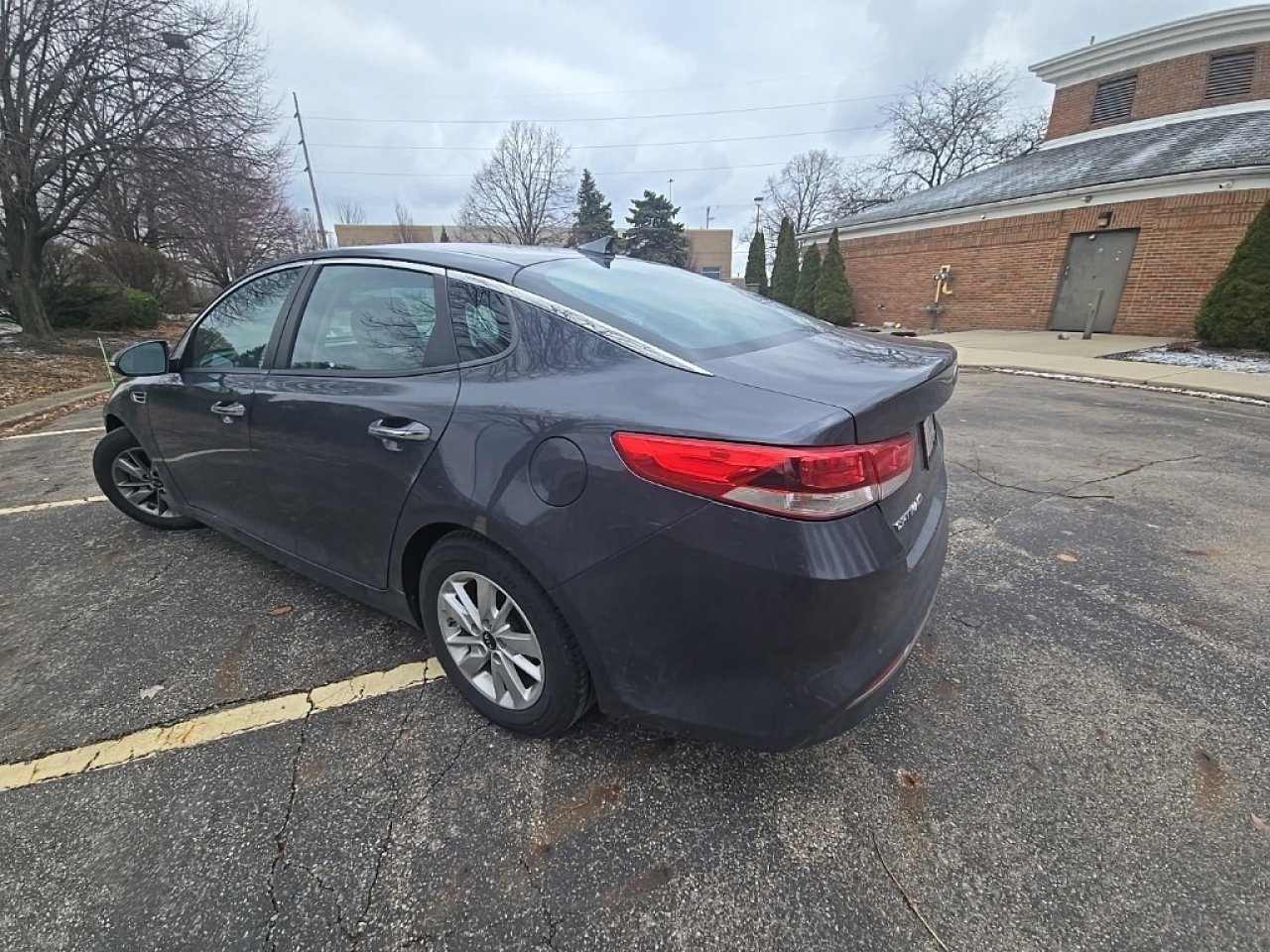 Used 2018 Kia Optima LX image 10