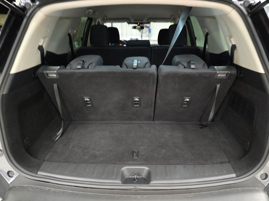 Used 2023 Nissan Pathfinder S FWD image 39