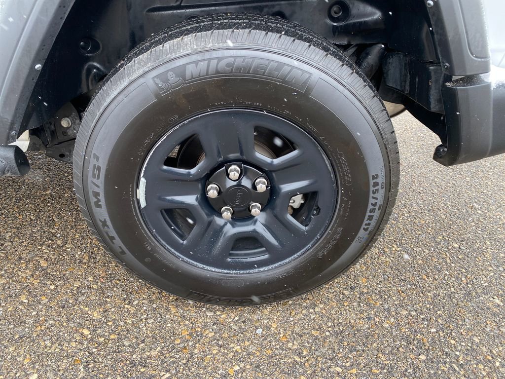 Used 2023 Jeep Wrangler Sport image 29