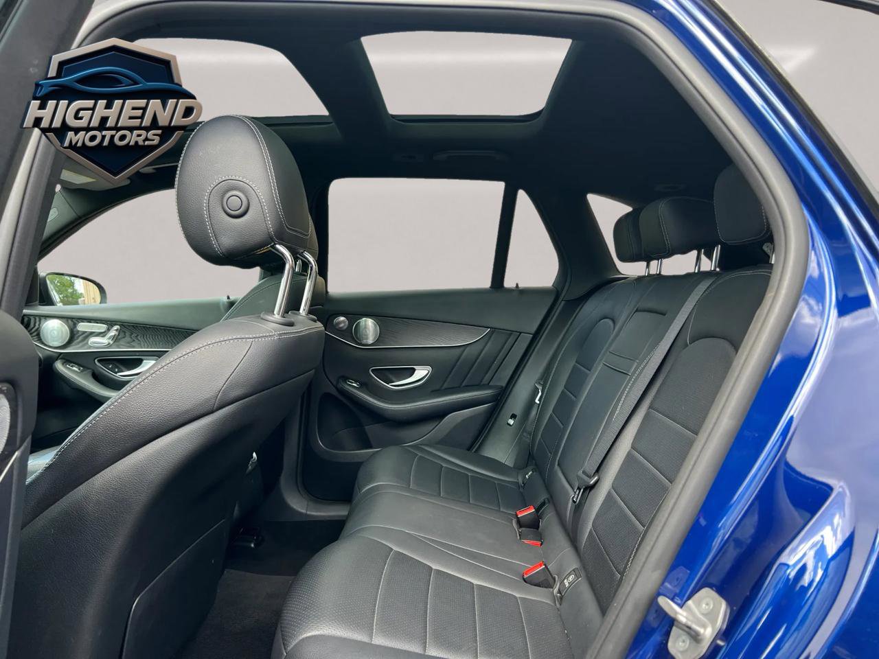Used 2018 Mercedes-Benz GLC 300 4MATIC w/ AMG Line image 19