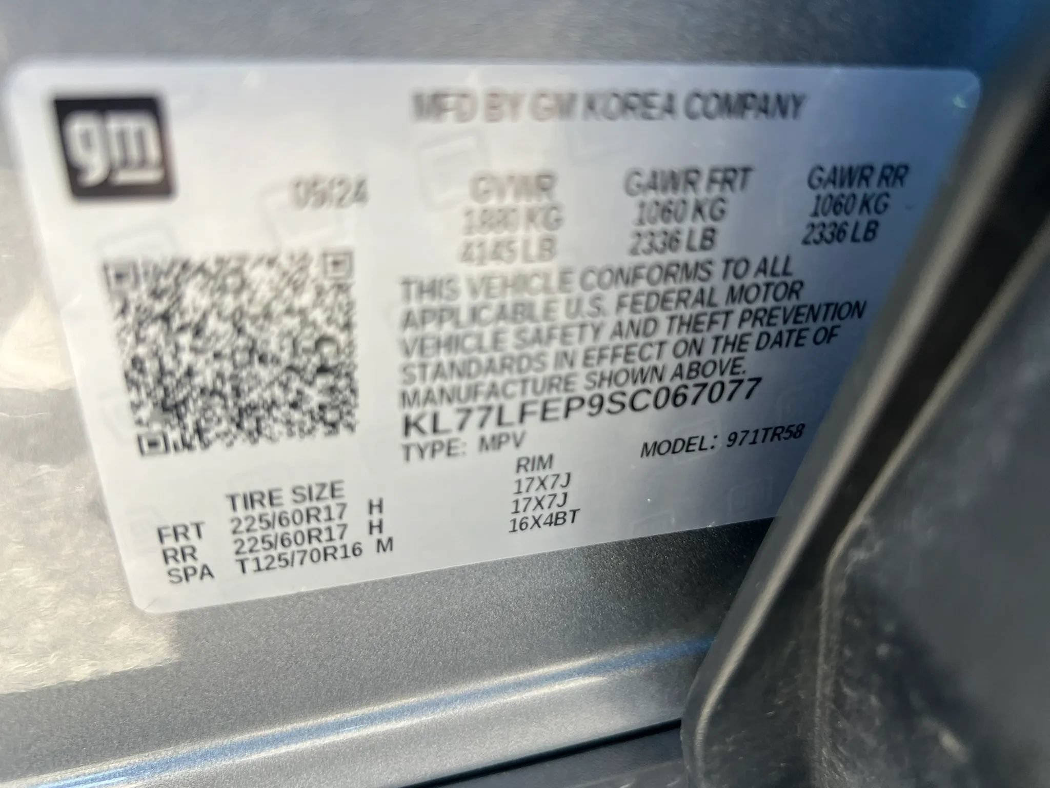 Used 2025 Chevrolet Trax LS FWD image 30