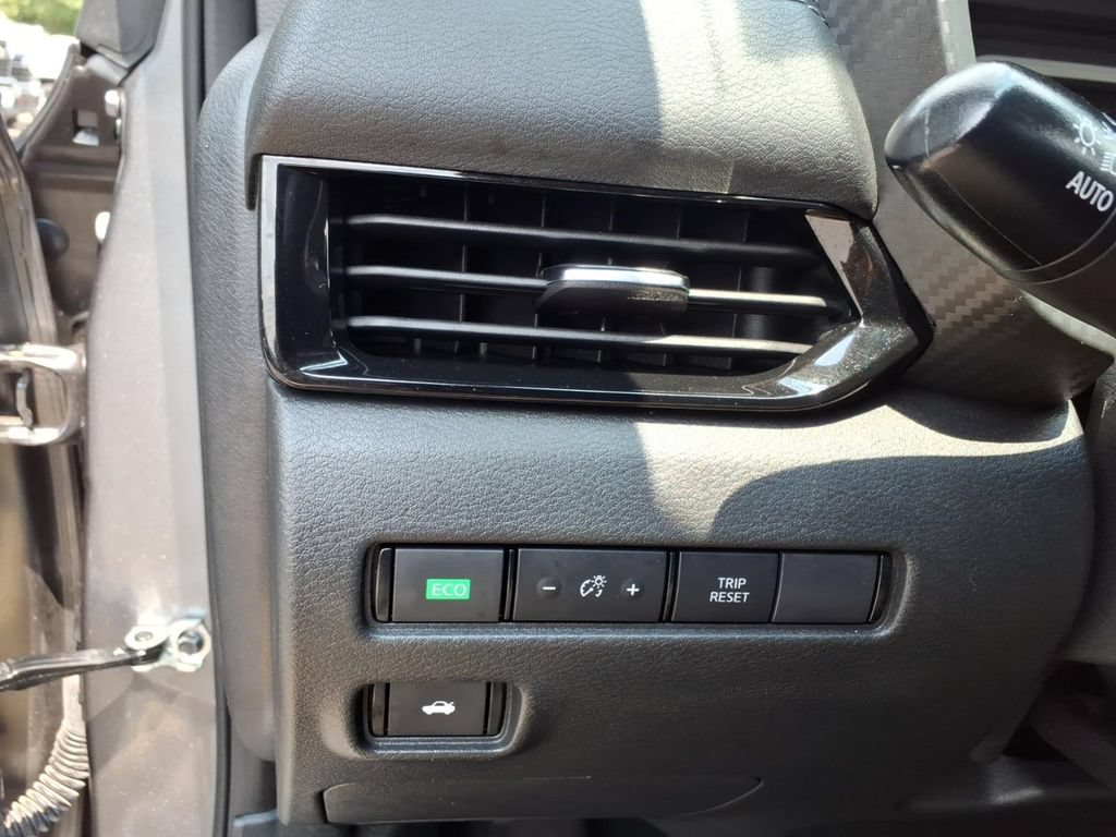 Used 2023 Nissan Sentra SV FWD image 29
