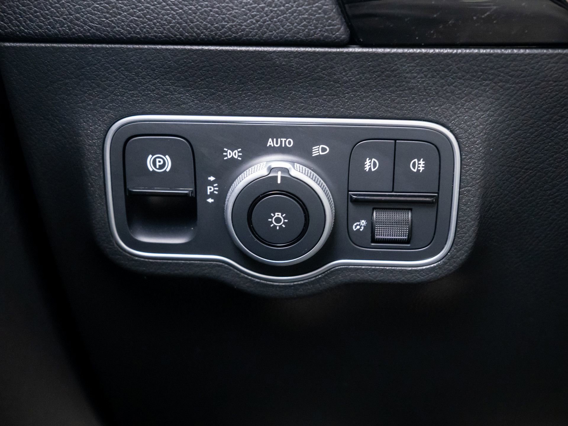 Certified 2025 Mercedes-Benz GLA 250 GLA 250 w/ Exclusive Package image 22