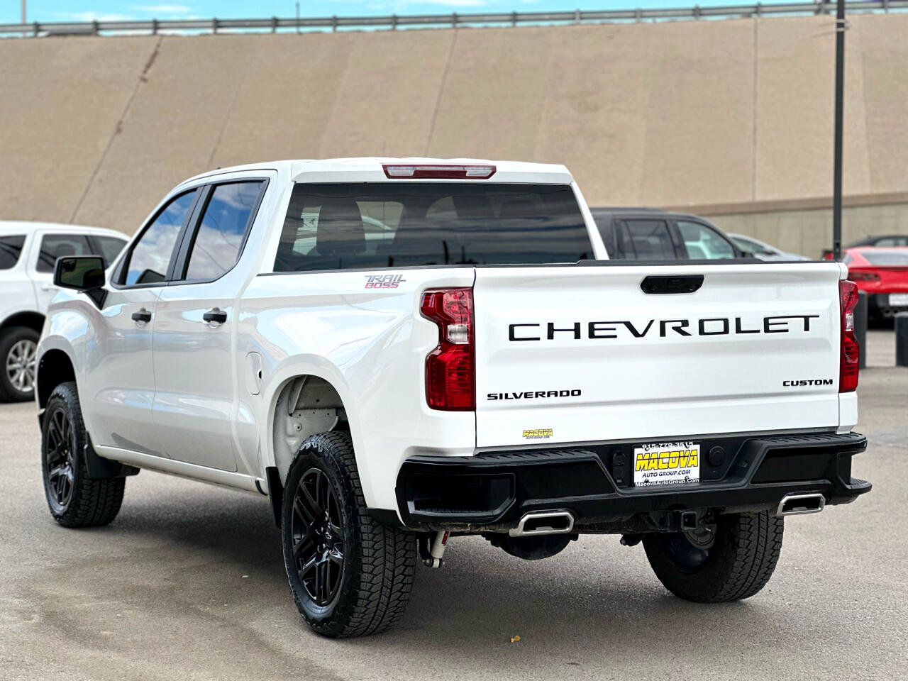 Used 2024 Chevrolet Silverado 1500 Custom Trail Boss w/ LPO, Dark Essentials Package image 5