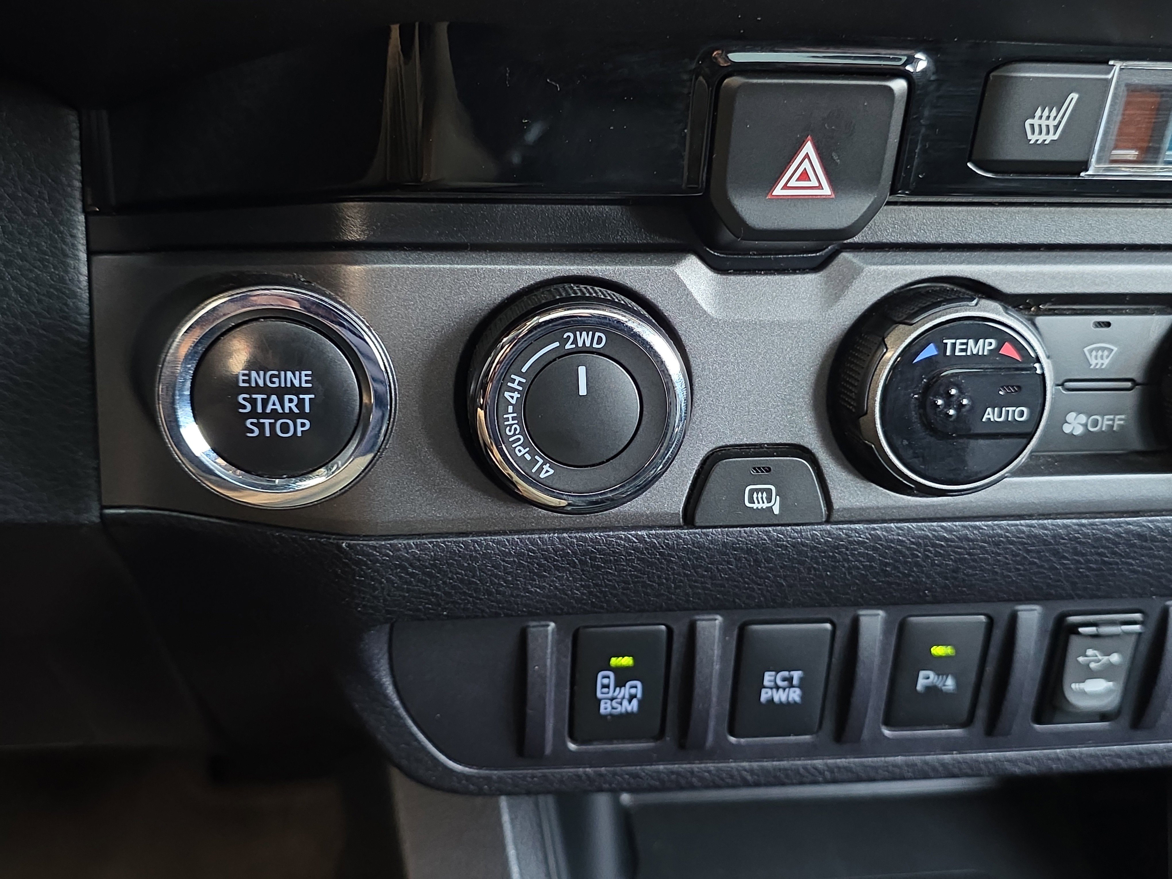 Used 2017 Toyota Tacoma TRD Sport w/ Premium & Technology Package AWD/4WD image 27