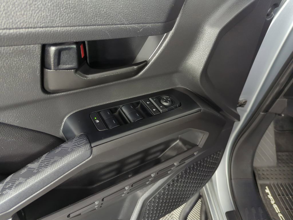 Used 2025 Toyota Tacoma SR5 image 19
