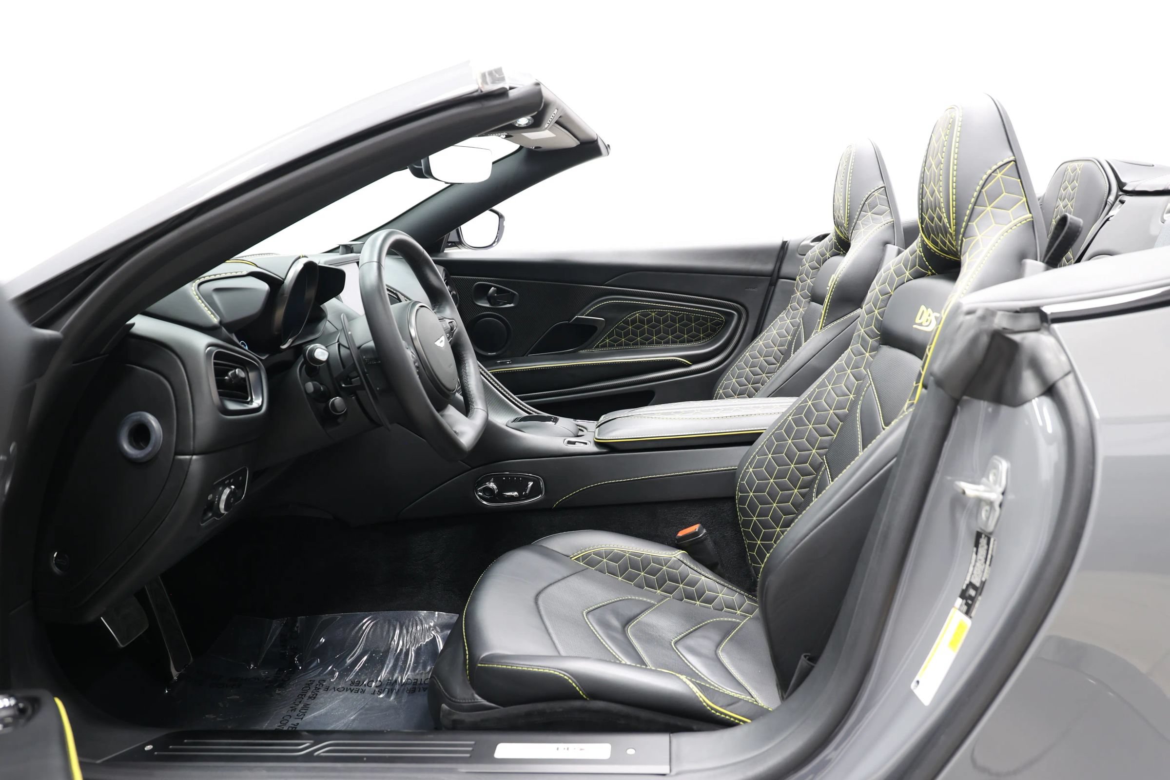 Used 2021 Aston Martin DBS Superleggera Volante RWD image 17