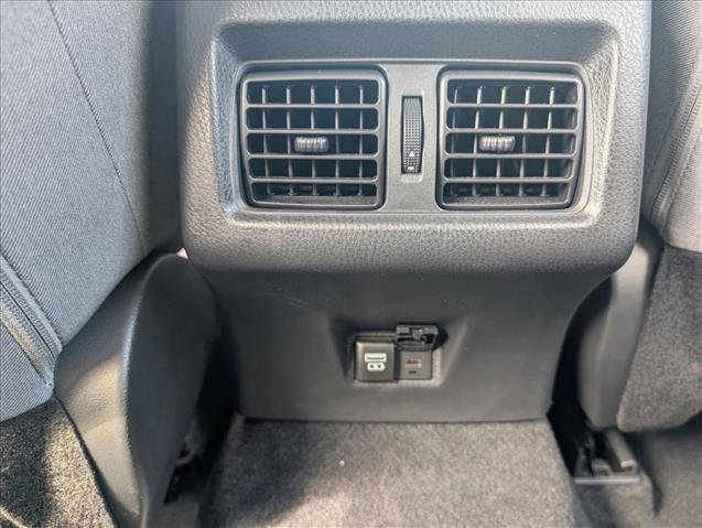 Used 2025 Toyota Camry LE image 15