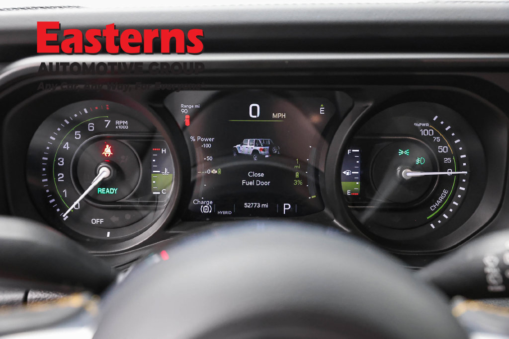 Used 2024 Jeep Wrangler Unlimited Sahara w/ Technology Group AWD/4WD image 18