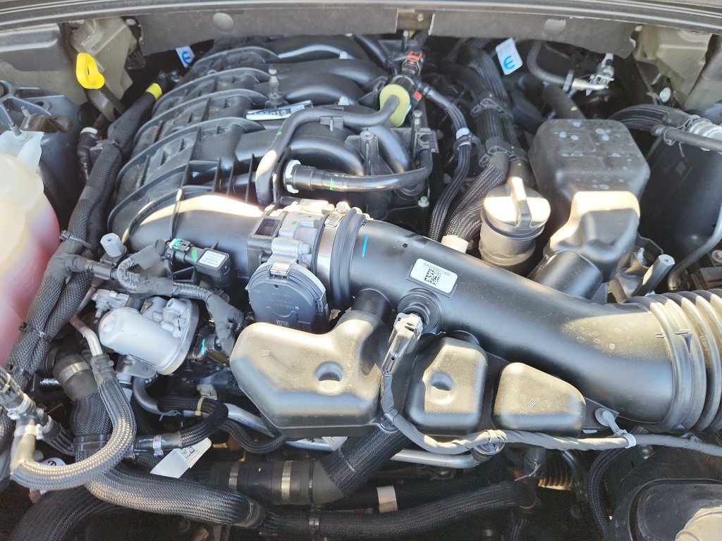 Used 2023 Jeep Grand Cherokee Limited AWD/4WD image 15