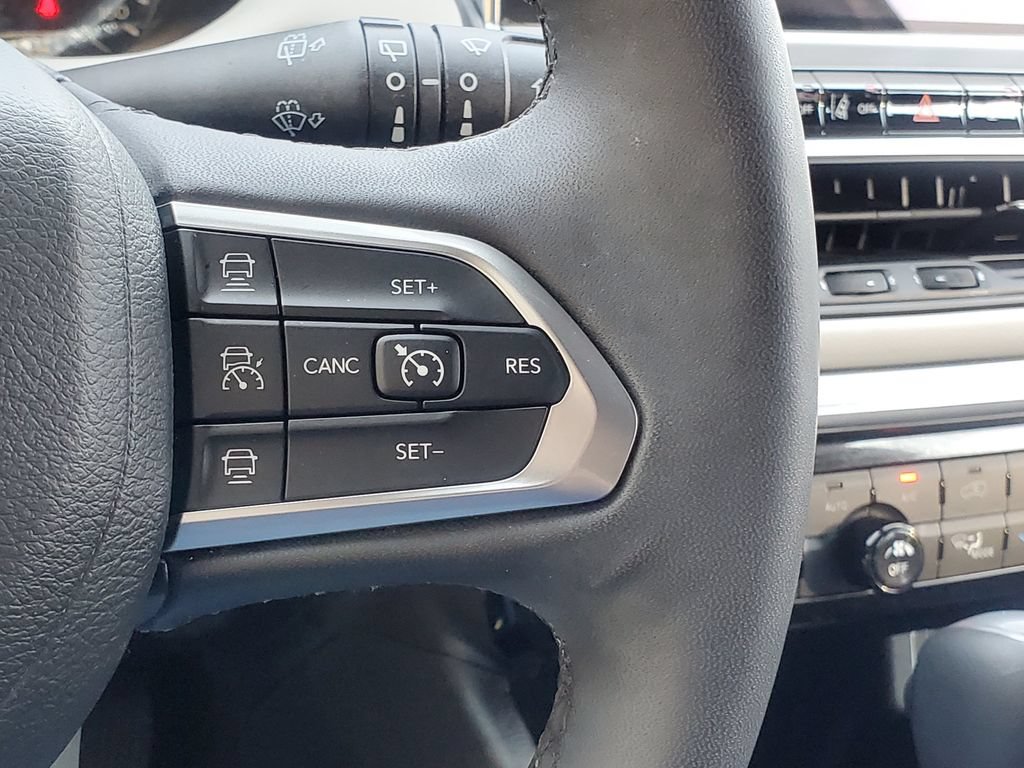 Used 2023 Jeep Compass Limited AWD/4WD image 11