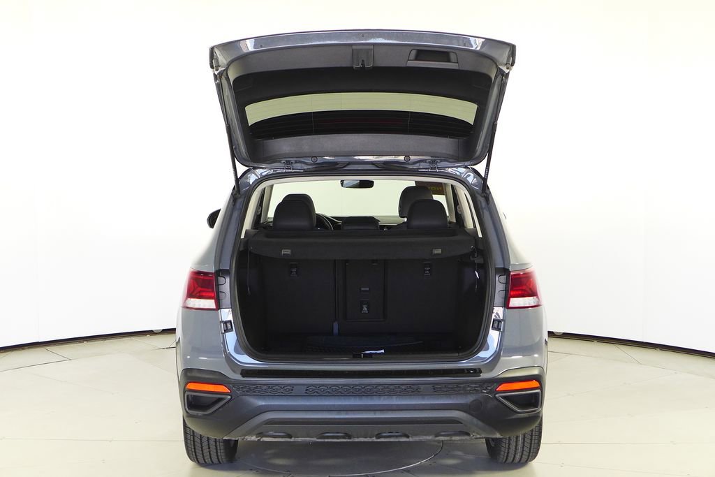 Used 2024 Volkswagen Taos SE image 10