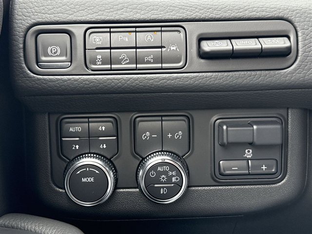 Certified 2024 GMC Yukon Denali w/ Advanced Technology Package image 22