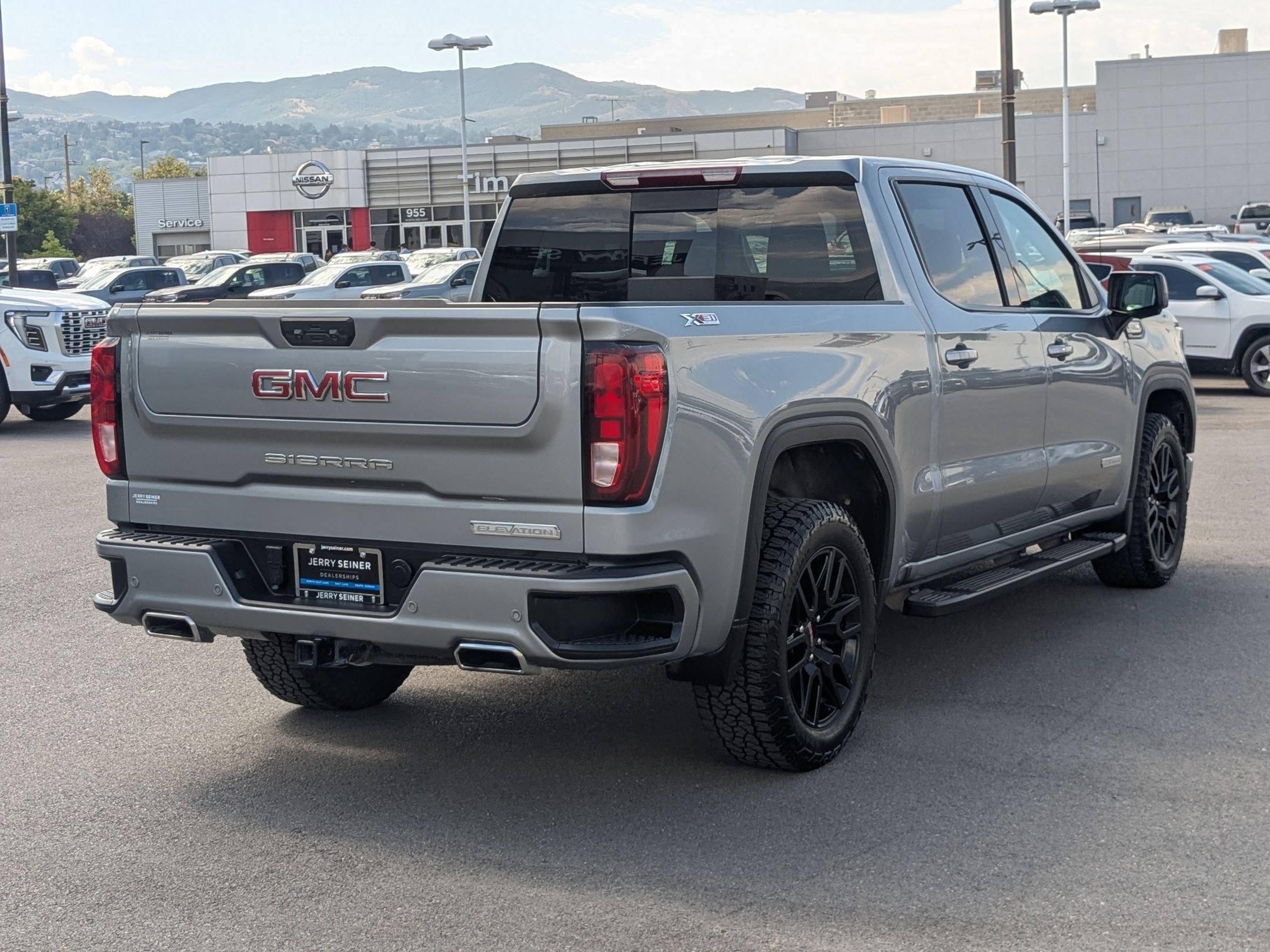 Certified 2024 GMC Sierra 1500 Elevation w/ Elevation Premium Package AWD/4WD image 6