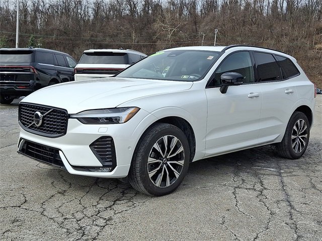 Used 2023 Volvo XC60 B5 Plus w/ Climate Package AWD/4WD image 3