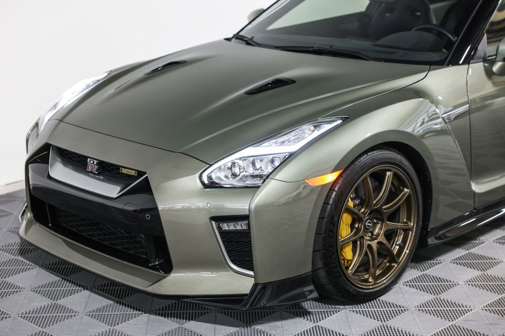Used 2021 Nissan GT-R Premium image 20
