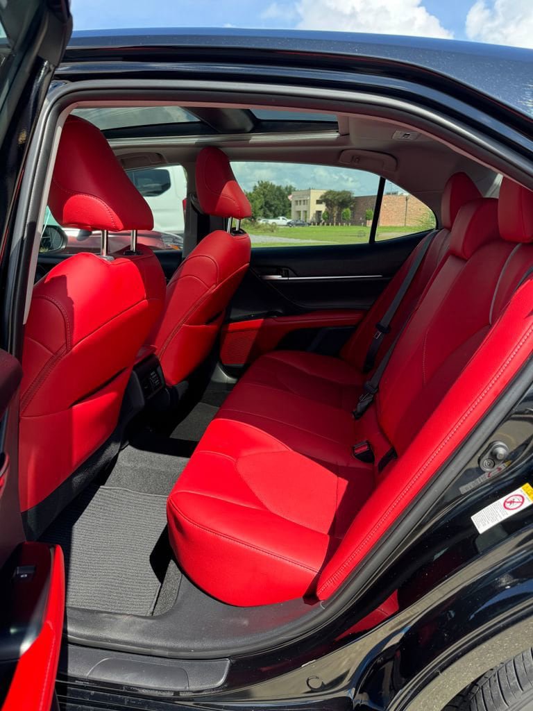 Used 2018 Toyota Camry XSE FWD image 16