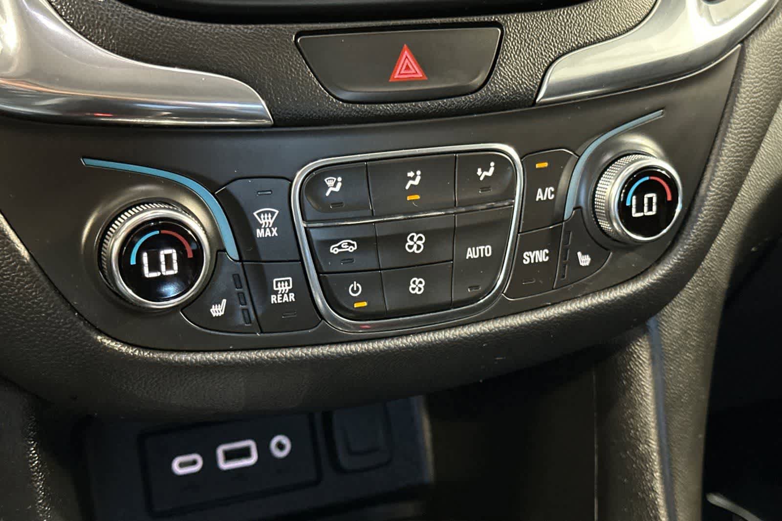 Used 2021 Chevrolet Equinox LT w/ Driver Convenience Package image 24