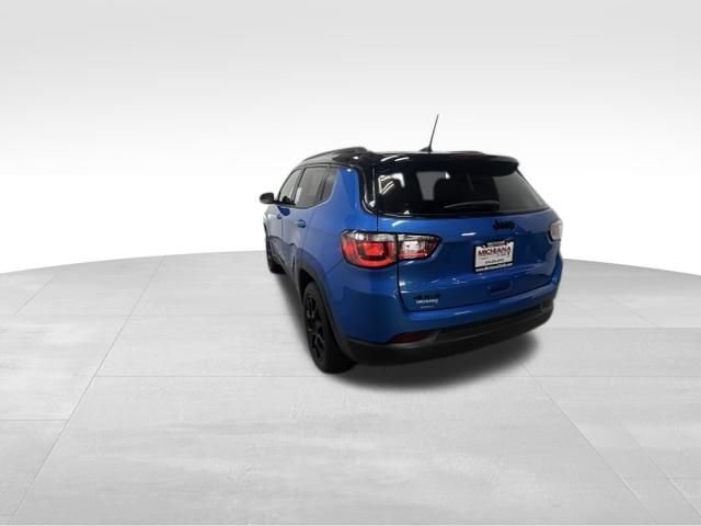 Used 2023 Jeep Compass Latitude w/ Sun and Sound Group AWD/4WD image 11