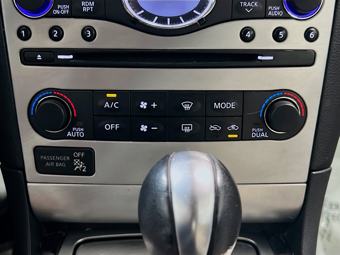 Used 2015 INFINITI Q60 AWD Coupe w/ Premium Package image 12