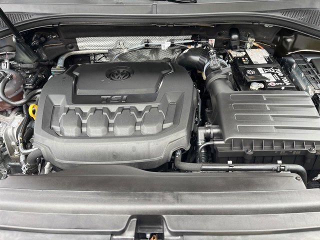 Used 2024 Volkswagen Tiguan SE image 34