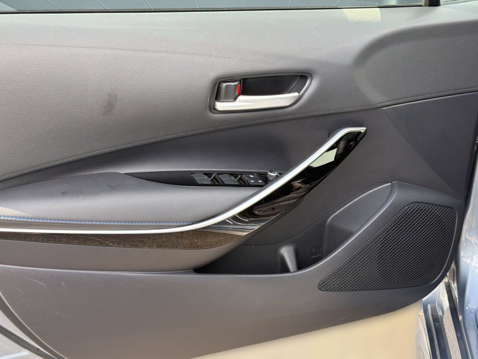Used 2020 Toyota Corolla XSE FWD image 14