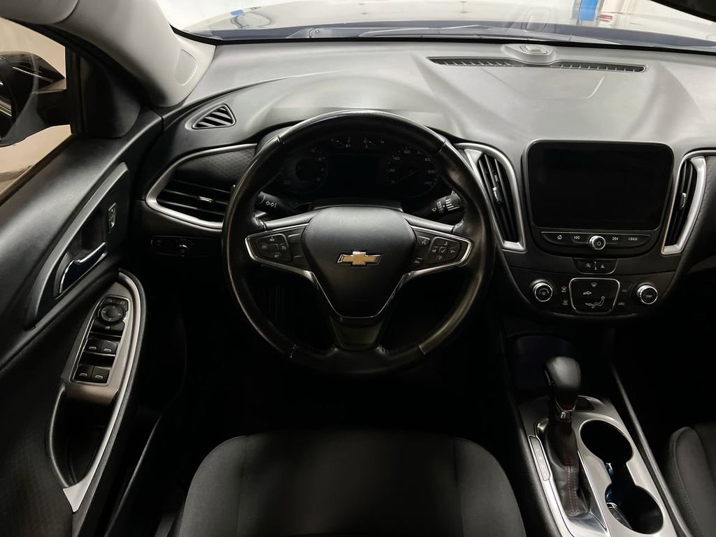 Used 2021 Chevrolet Malibu RS image 11