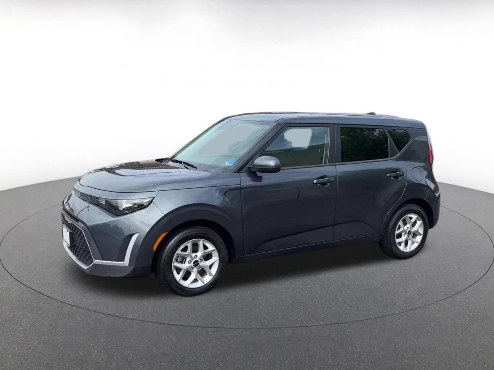 Used 2025 Kia Soul LX w/ LX Technology Package FWD image 8