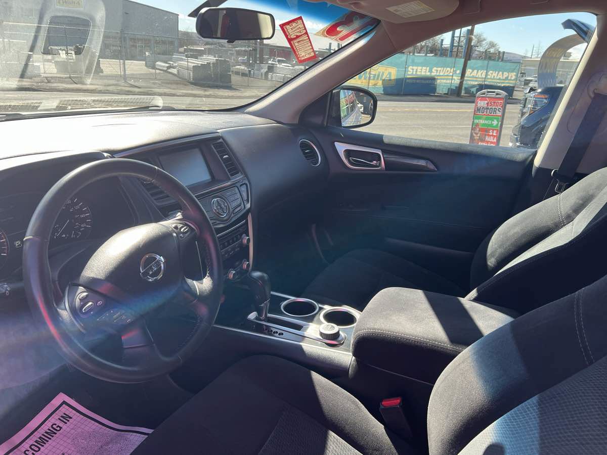 Used 2013 Nissan Pathfinder SV AWD/4WD image 11