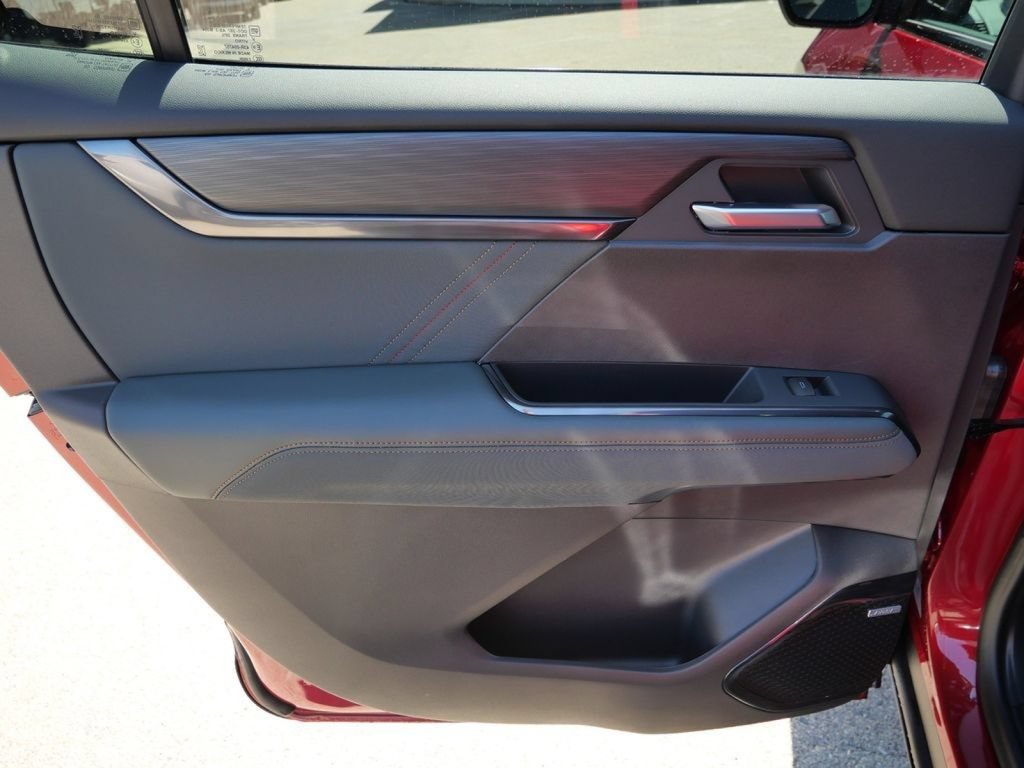 New 2026 GMC Acadia AT4 w/ Luxury Package AWD/4WD image 38