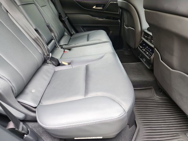 Used 2024 Lexus LX 600 4WD w/ Premium Package image 28
