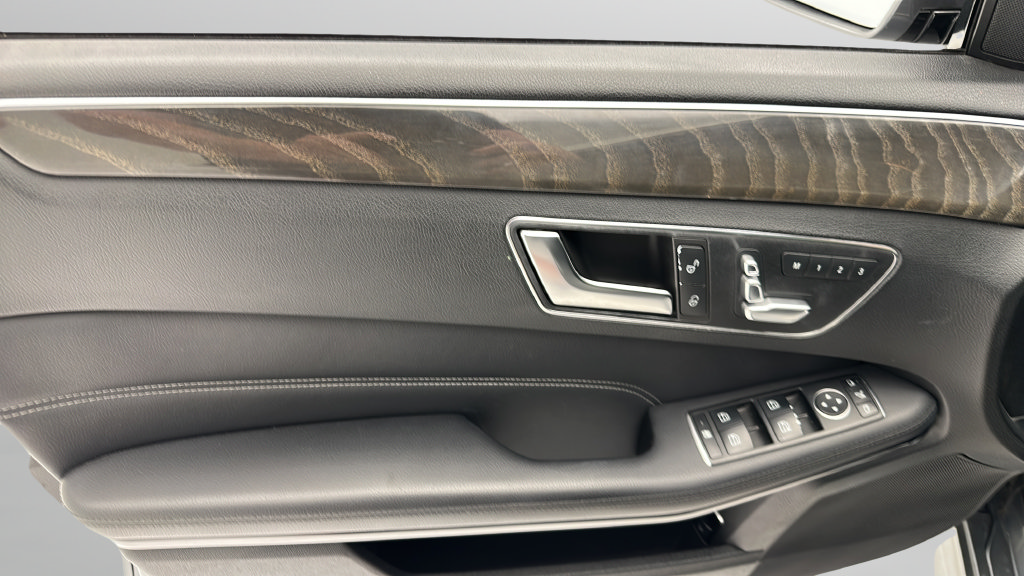 Used 2016 Mercedes-Benz E 350 4MATIC Sedan image 13