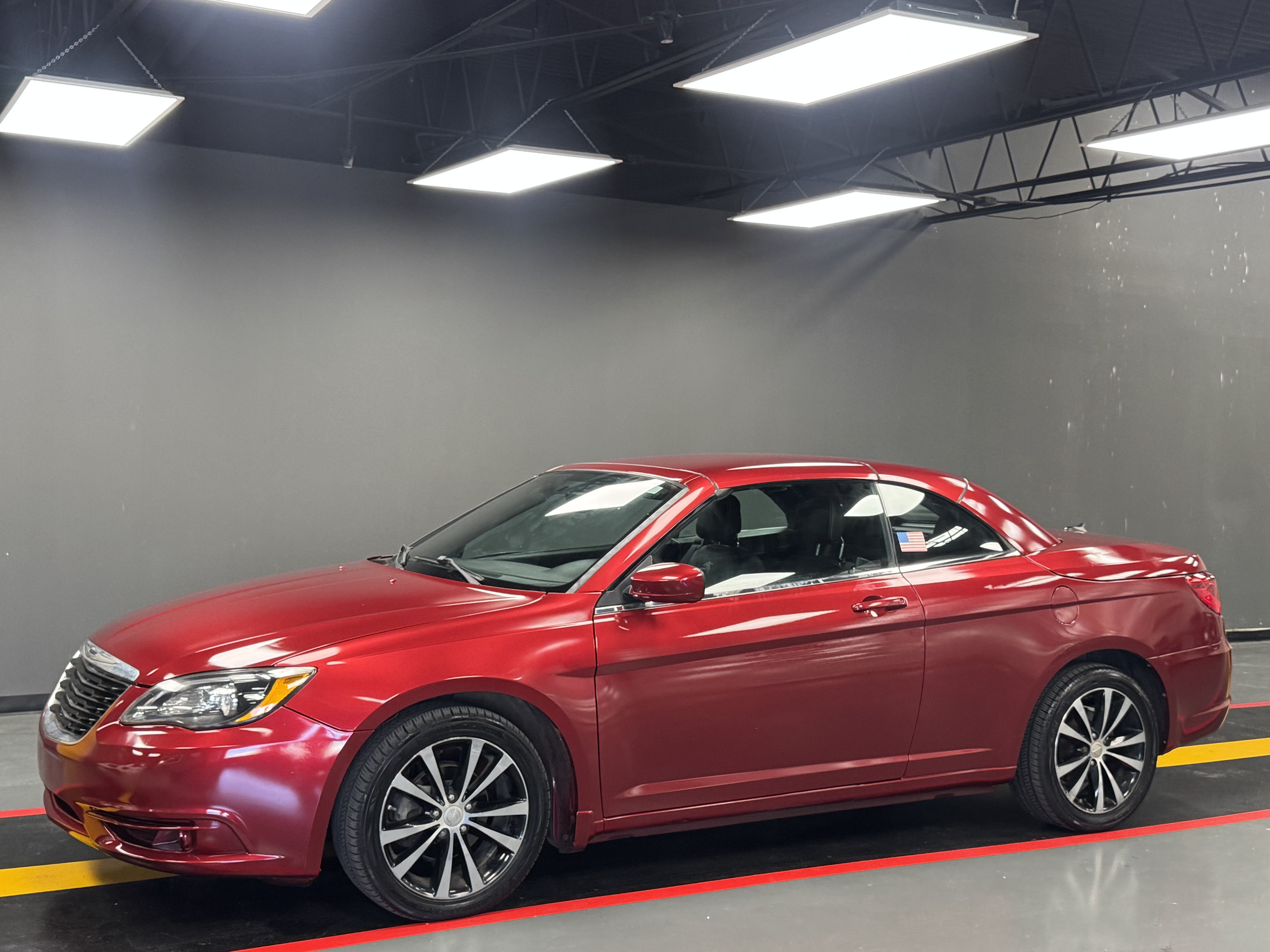 Used 2013 Chrysler 200 S FWD image 13