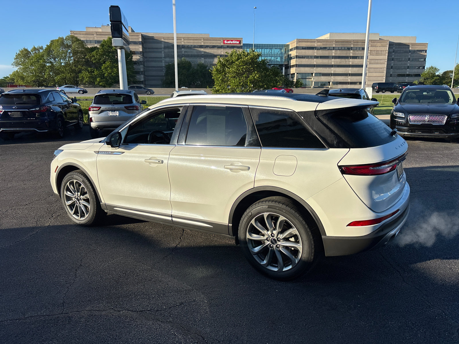 Certified 2022 Lincoln Corsair AWD w/ Premium Package image 5