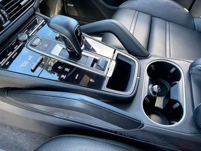 Used 2020 Porsche Cayenne AWD/4WD image 15