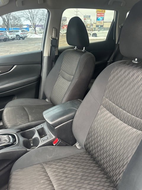 Used 2019 Nissan Rogue SV image 19