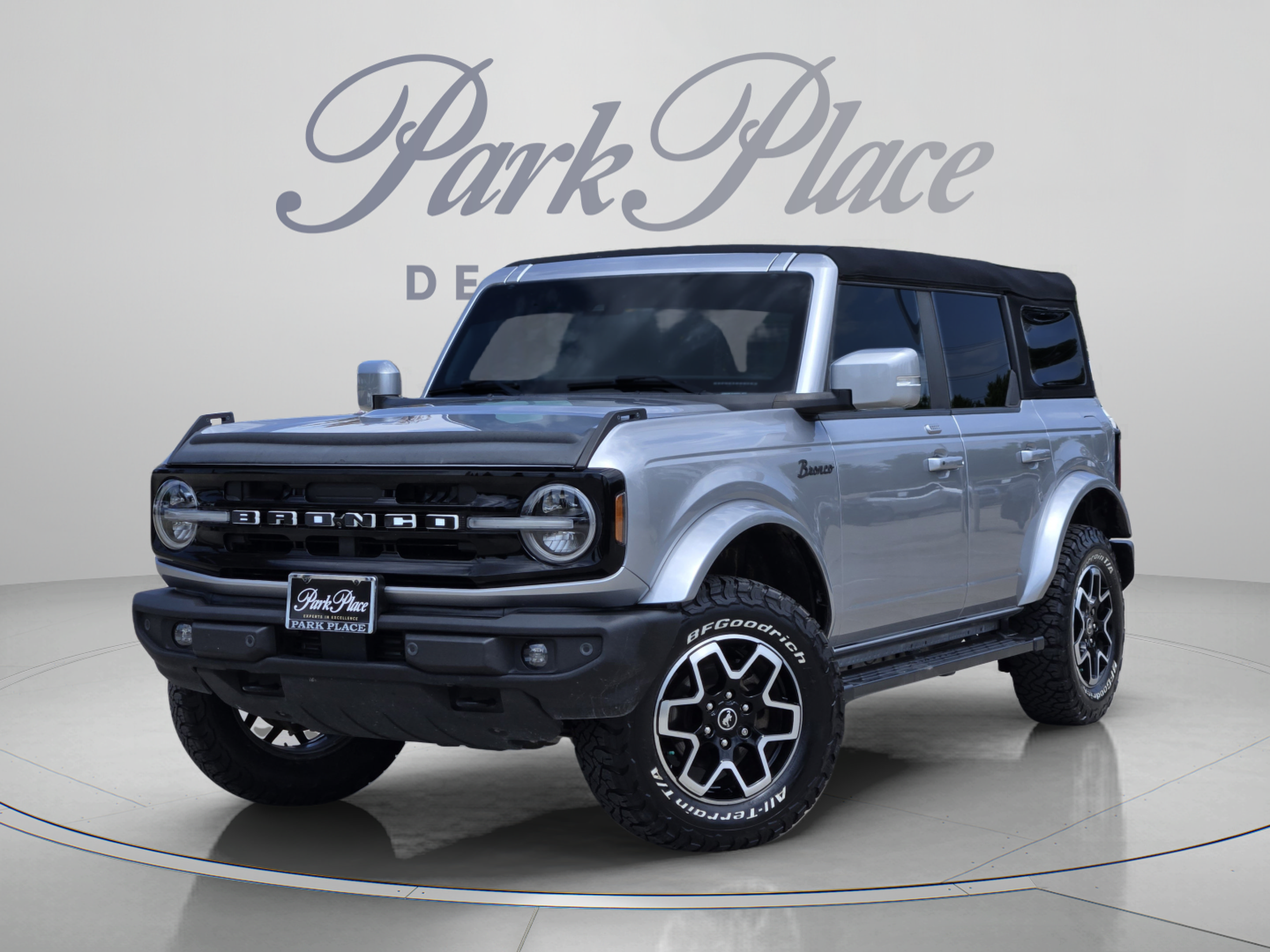 Used 2023 Ford Bronco Outer Banks AWD/4WD image 1
