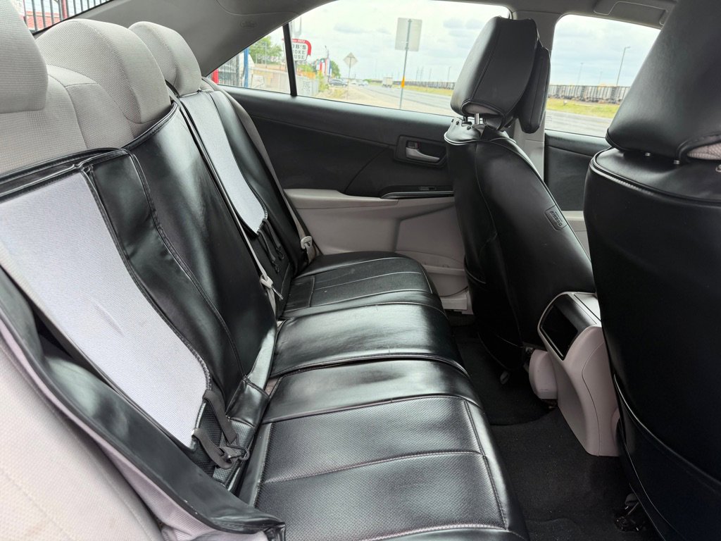 Used 2014 Toyota Camry LE image 24