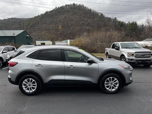 Used 2022 Ford Escape SE w/ Convenience Package AWD/4WD image 4