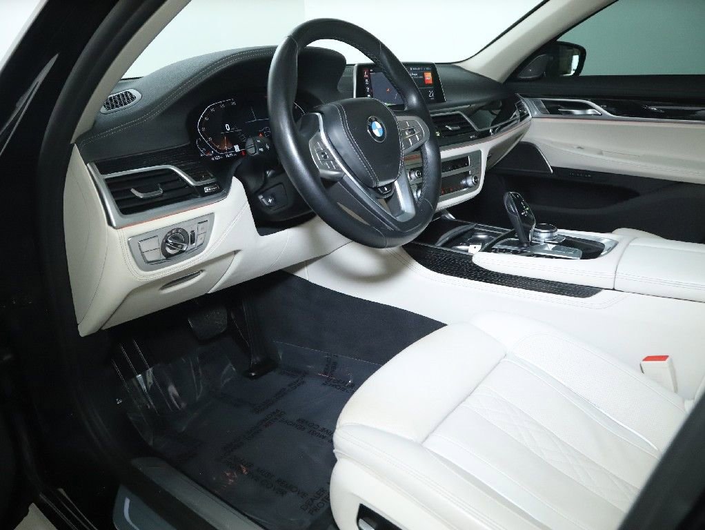 Used 2022 BMW 740i xDrive w/ Premium Package AWD/4WD image 21