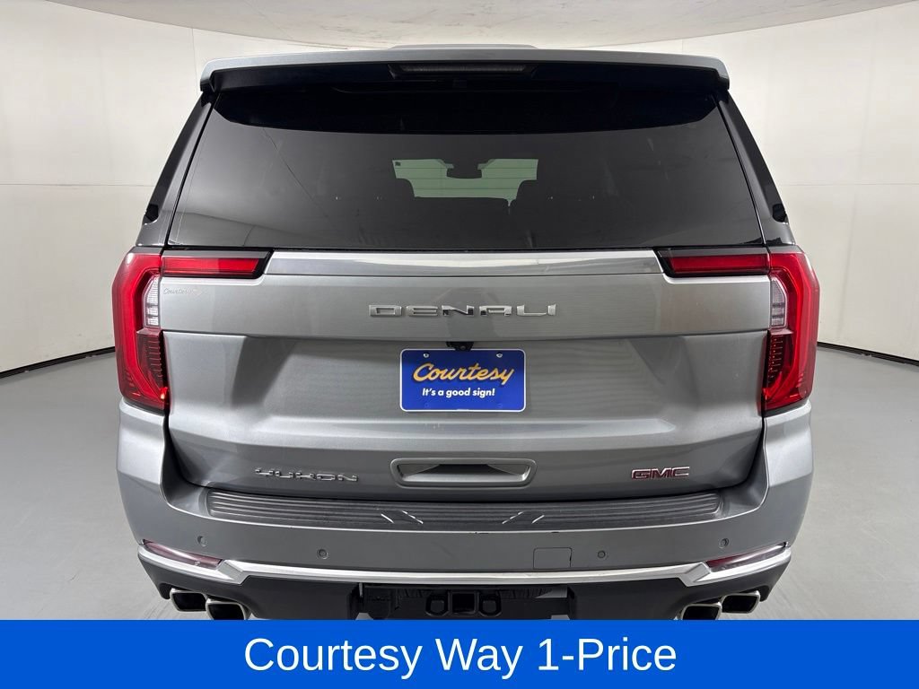 Used 2025 GMC Yukon XL Denali AWD/4WD image 9