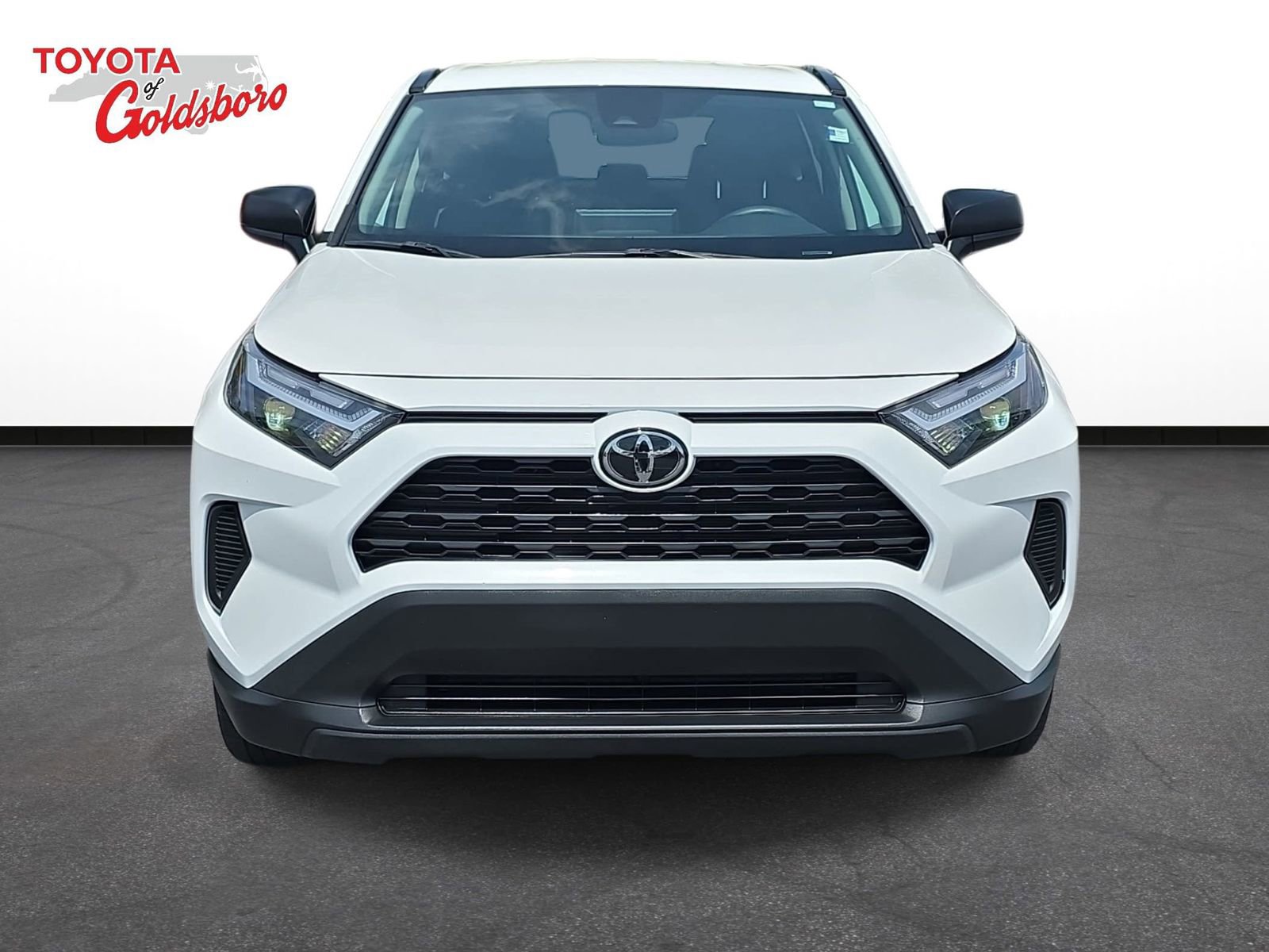 Used 2025 Toyota RAV4 LE AWD/4WD image 2