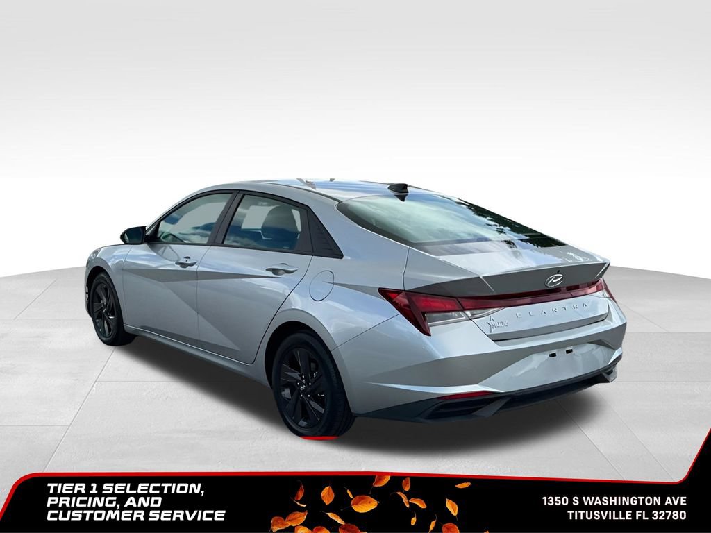 Used 2021 Hyundai Elantra SEL w/ Convenience Package FWD image 3