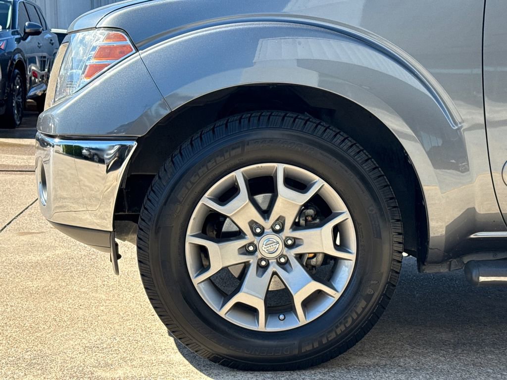 Used 2019 Nissan Frontier SL image 6