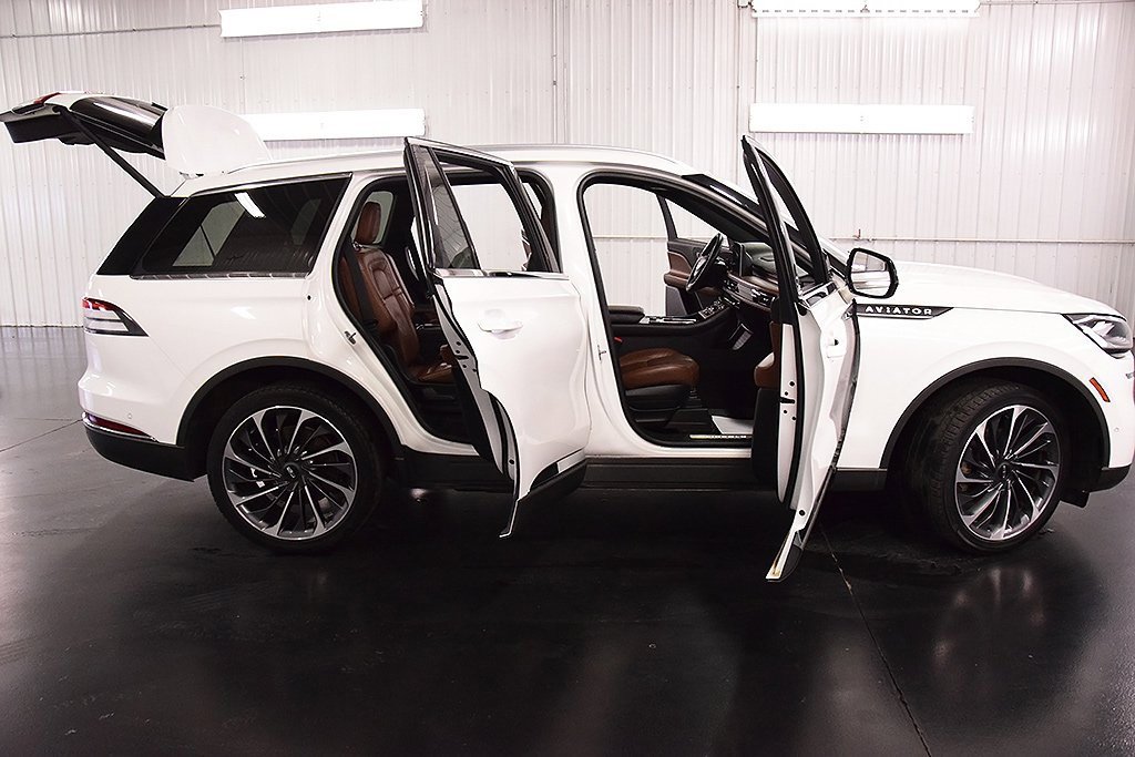 Used 2022 Lincoln Aviator Reserve w/ Equipment Group 201A image 36