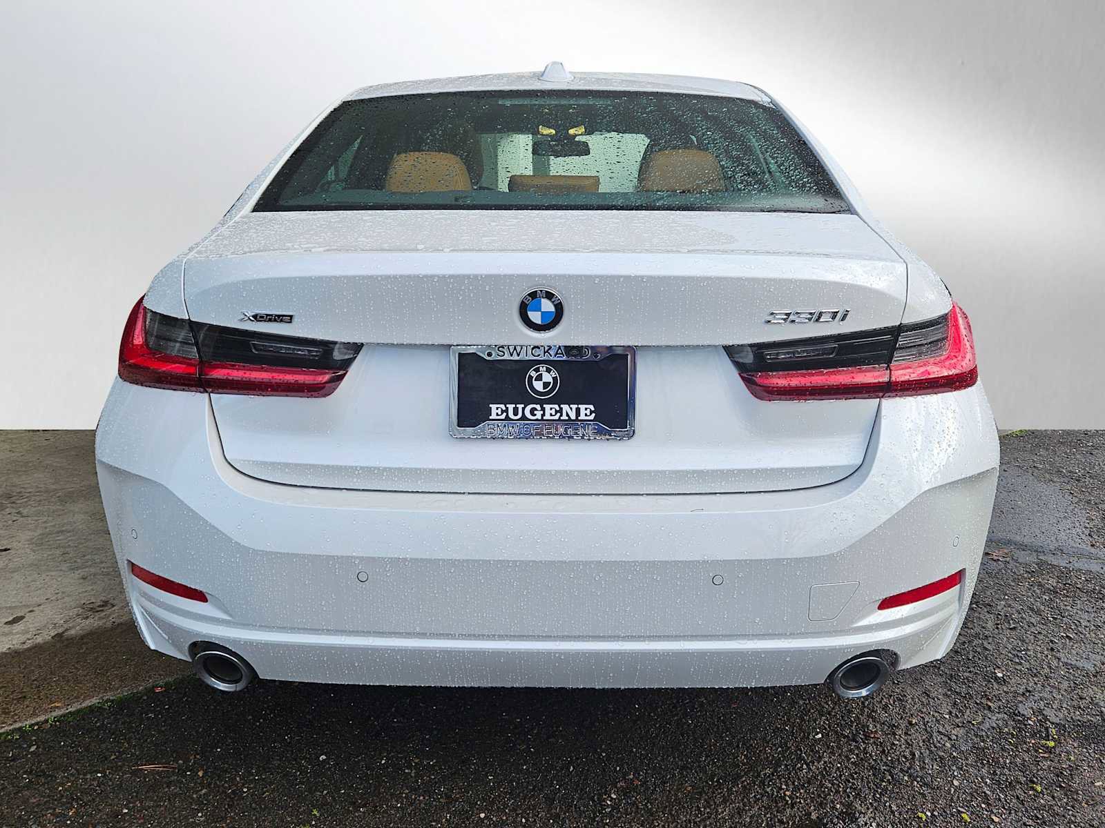 Used 2025 BMW 330i xDrive Sedan w/ Convenience Package image 4