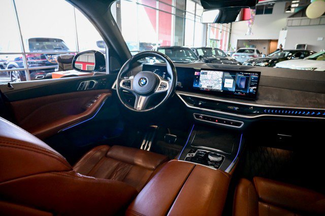 Used 2023 BMW X7 xDrive40i w/ Executive Package image 27